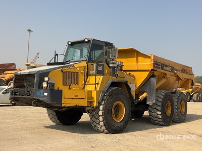 2012 Komatsu HM400-2R を見 Articulated Dump Truck