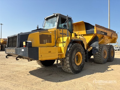 2011 Komatsu HM400-2R Knickgelenkter Muldenkipper