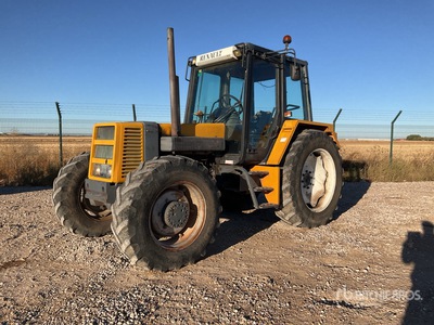 2003 Renault 106.14 4WD Tractor Agrícola