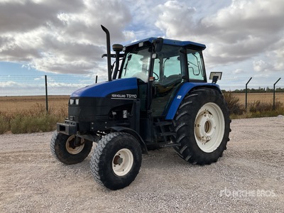 2014 New Holland TS110 2WD Tractor