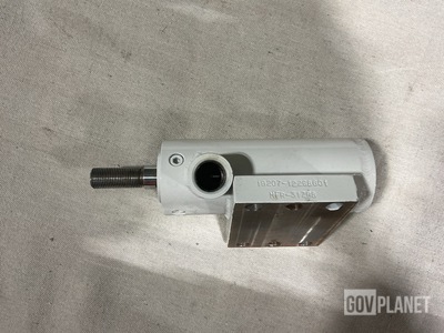 (67) Cadmeleon 12288601 Linear Actuating Cylinders