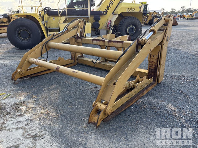 Rockland PG2 2960 mm Wheel Loader Grapple - Fits Cat 966M | Ritchie ...