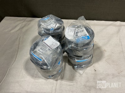 (590) Donaldson M001668 MaxGrip Bent Bolt Clamps