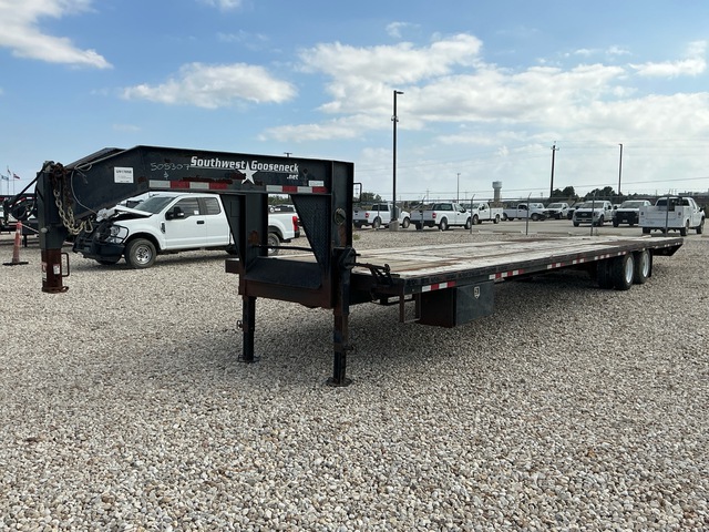 2015 Southwest FG4086215EH 40 ft T/A Gooseneck Flatbed Trailer 2015 Southwest FG4086215EH 40 ft T/A Gooseneck Flatbed Trailer