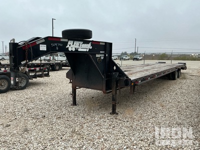 2014 Diamond C FMAX212 40 ft T/A Gooseneck Equipment Trailer