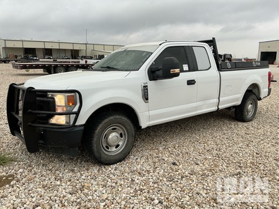 2020 Ford F-250 XL 4x2 Extended Cab Pickup