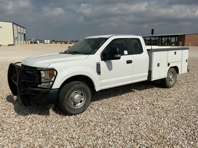2018 Ford F-250 XL 4x2 Extended Cab Utility Truck