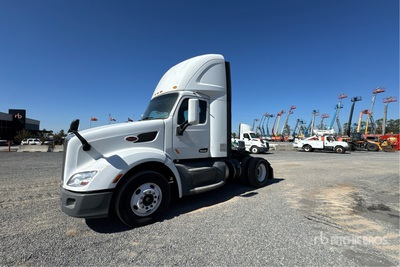 2017 Peterbilt 579 4x2 S/A Day Cab Truck Tractor