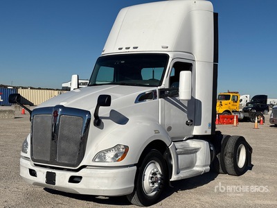 2015 Kenworth T680 4x2 Day Cab Prime Mover