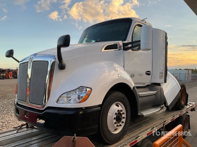 2016 Kenworth T680 S/A Day Cab Truck Tractor