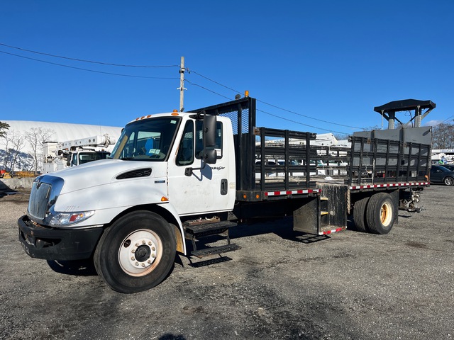 2009 International 4300 4x2 Attenuator Truck