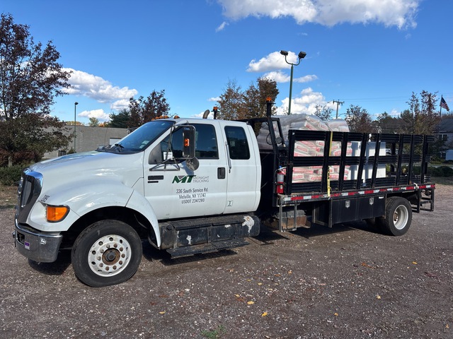 2011 Ford F-650 XLT 4x2 Extended Cab Flatbed Truck
