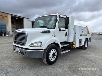 2012 Freightliner M2 106 4x2 ユーティリティトラック