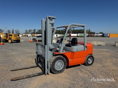 2013 Heli CPCD40-5A Pneumatic Tire Forklift