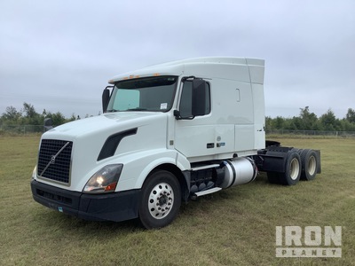 2017 Volvo VLN630 6x4 Cabeza Tractora Cabina Dormitorio