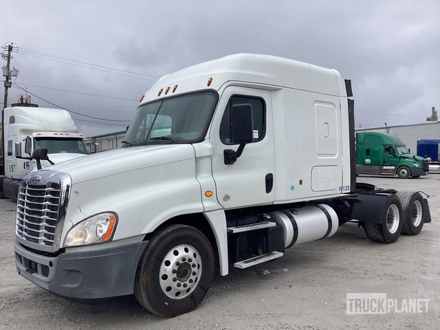 CAMIóN CAMAROTE 2016 FREIGHTLINER
