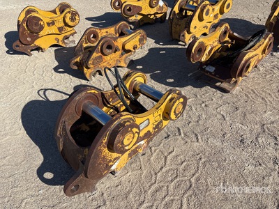 Quantity of (4) Cat Hydraulic Baggerkupplung