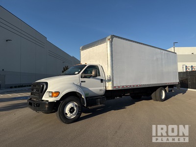 2013 Ford F-750 XL 4x2 Furgonetka