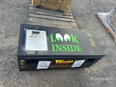 Wood Tuff Tow 48 Box w/ 7 pc Cub Cadet Tool Kit Divers - Équipement d'aménagement paysagé