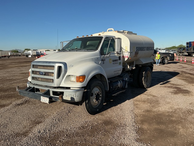 2015 Ford F-750 2000 gal 4x2 Water Truck