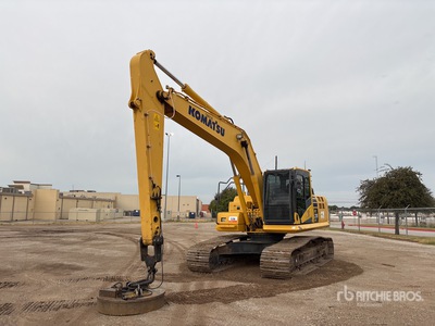 2018 Komatsu PC210LC-11 Tracked Excavator