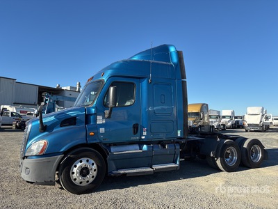 2011 Freightliner Cascadia 113 6x4 トラックトラクター（T/A）
