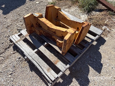 Quantity of (2) 2011 580SM CWT Contrepoids pour pelleteuse