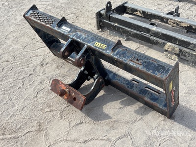 2015 Paladin Skid Steer Hitch Adapter ملحقات معدة الحمل الصغيرة المجنزرة المتنوعة