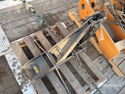 2014 Excavator Thumb