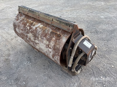 Bobcat 48 in Rodillo vibrador para minicargadora