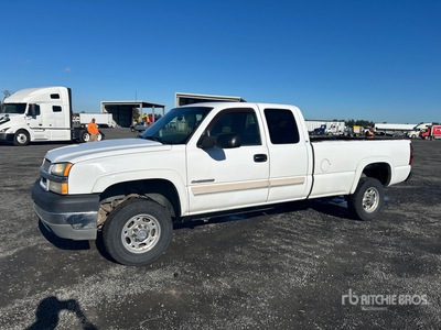 2004 Chevrolet Silverado 2500HD LS 4x2 Extended Cab Pick-up