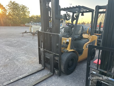 Cat 2P7000 6500 lb Cushion Tire Forklift