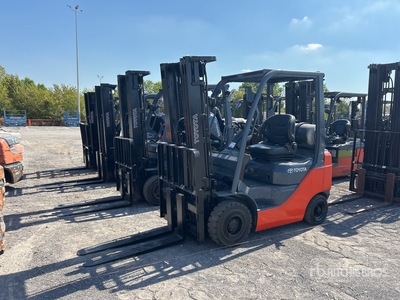 2019 Toyota 8FGU18 2900 lb Cushion Tire رافعة شوكية