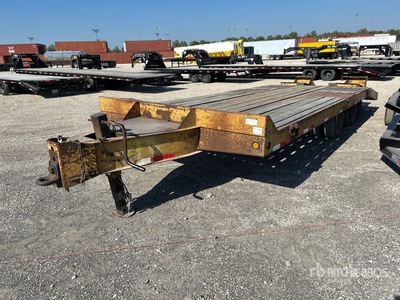 1998 24 ft T/A Equipment Trailer