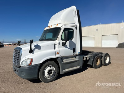2015 Freightliner Cascadia 125 6x4 T/A Day Cab Truck Tractor