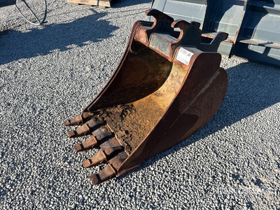 John Deere 24 in Q/C Digging Excavator Bucket