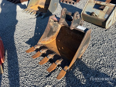 Tag 24 in Q/C Digging Excavator Bucket