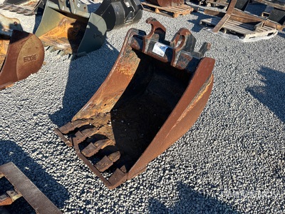 John Deere 24 in Q/C Digging Excavator Bucket