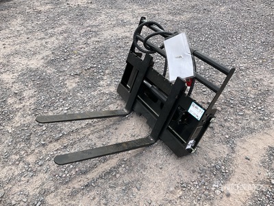 2025 GIYI CYHC 30 in Mini Horquillas con Desplazamiento Lateral para Minicargador (Sin Usar) / Side Shift Horquillas para minicargadora (Unused)