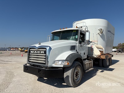 2022 Mack Granite 6x4 Camion d'alimentation