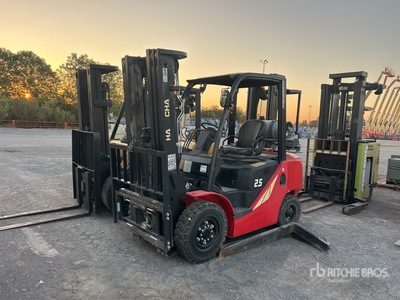 Hangcha CPOYD25-XW72B 4097 lb Cushion Tire Forklift