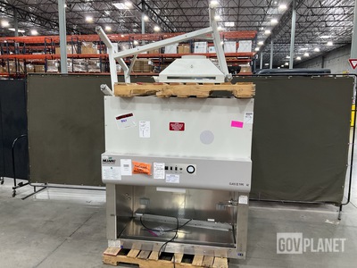 Nuaire series 30 NU-425-400 Biosafety Cabinet