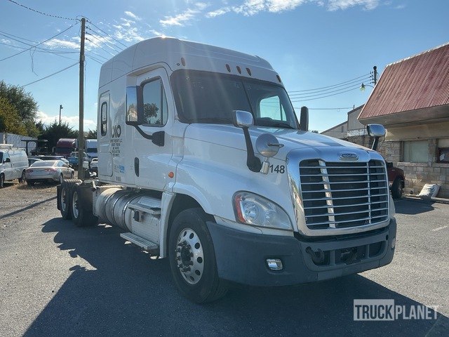 CAMIóN CAMAROTE 2016 FREIGHTLINER