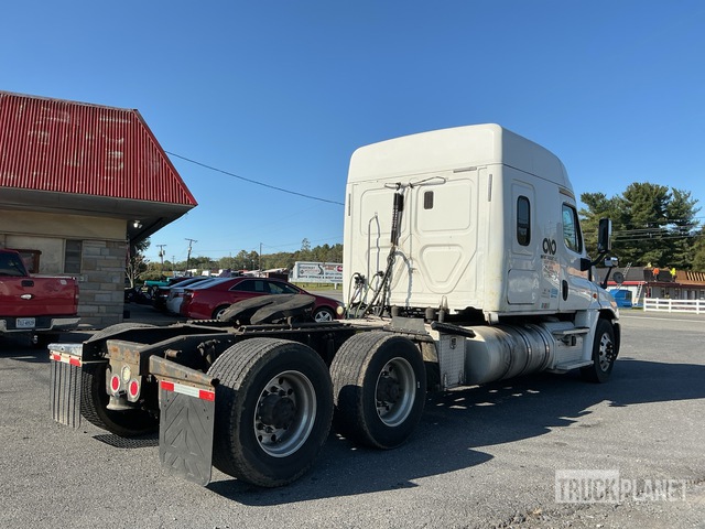 CAMIóN CAMAROTE 2016 FREIGHTLINER