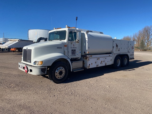 1998 International 9200 6x4 Fuel and Lube Truck