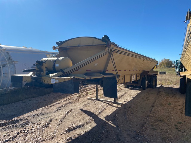 1991 Red River LB 339 31 ft Tri/A Live Bottom Trailer