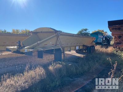 1991 Red River LB 339 31 ft Tri/A Live Bodem-trailer