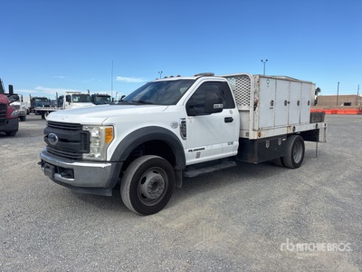 2017 Ford F-550 XL 4x2 Ciężarówka z płaską platformą