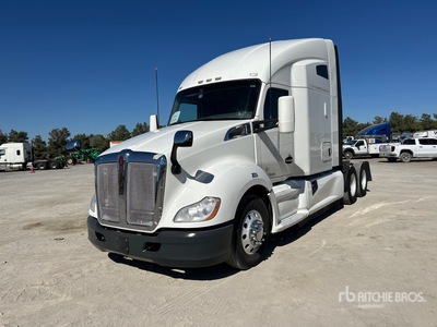 2019 Kenworth T680 6x4 Ciągnik siodłowy T/A z kabiną sypialną