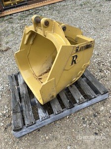 Raveling 30 in 3 Ton Linkage Flat Bottom Round Corner Baggerlöffel - Fits Cat 303-304